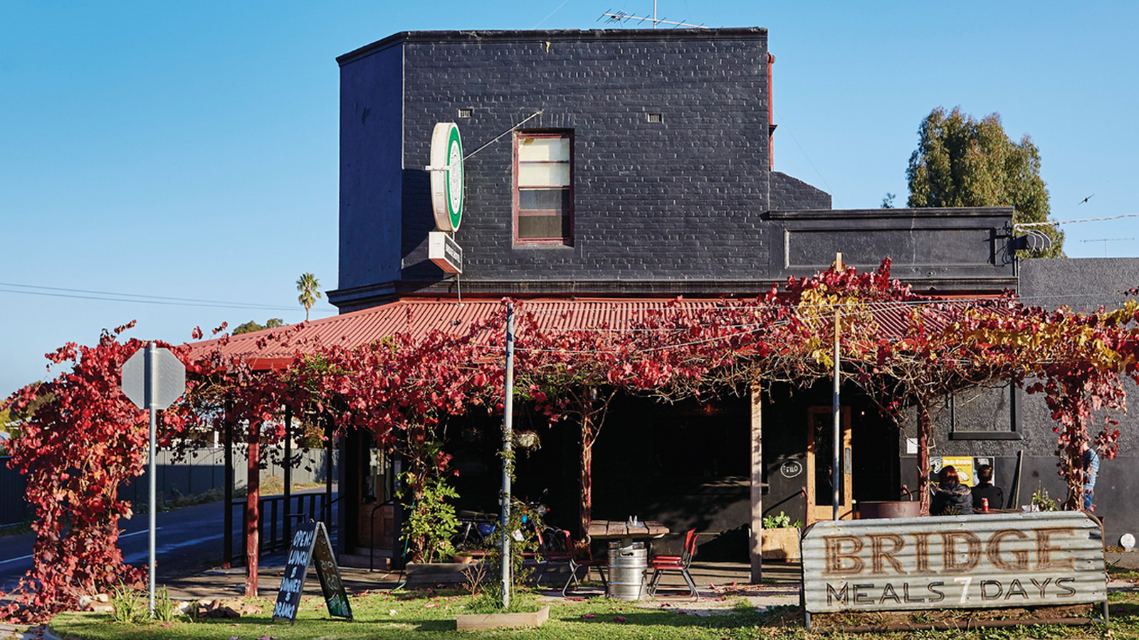 Bridge Hotel, Castlemaine, Goldfields, Victoria, Australia