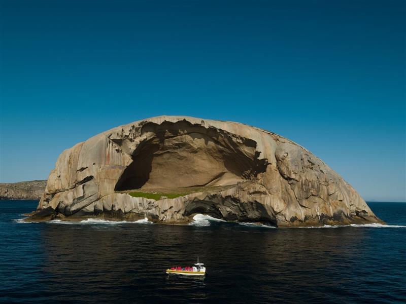 Wilsons Promontory Cruises at Skull Rock