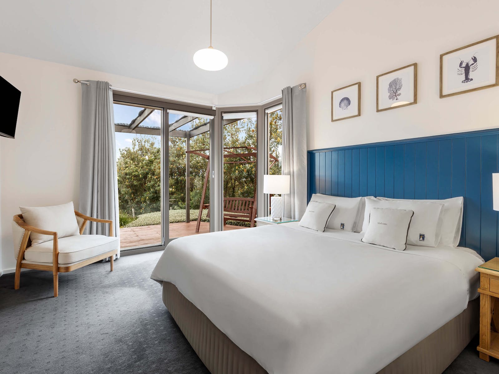 Luxury Garden Villa Main Bedroom