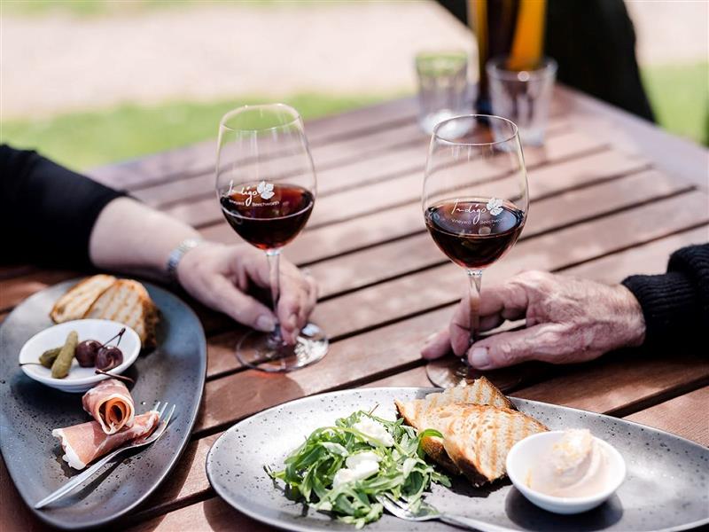 Taste with food at Indigo Vineyard