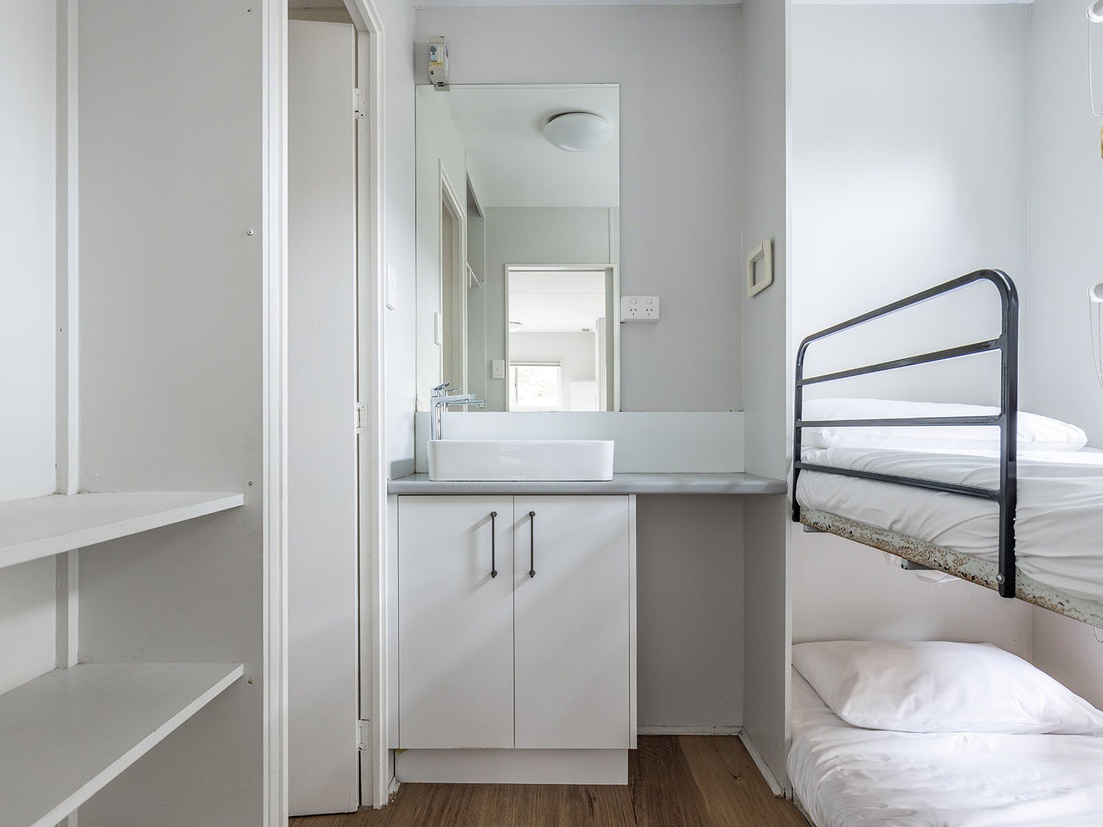 Ibis Cabin Pet Friendly | Bunk Bedroom