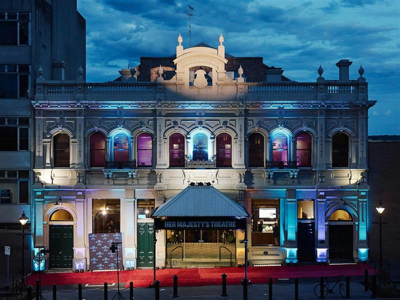 Her Majesty's Theatre Ballarat lit up at night and looking incredible