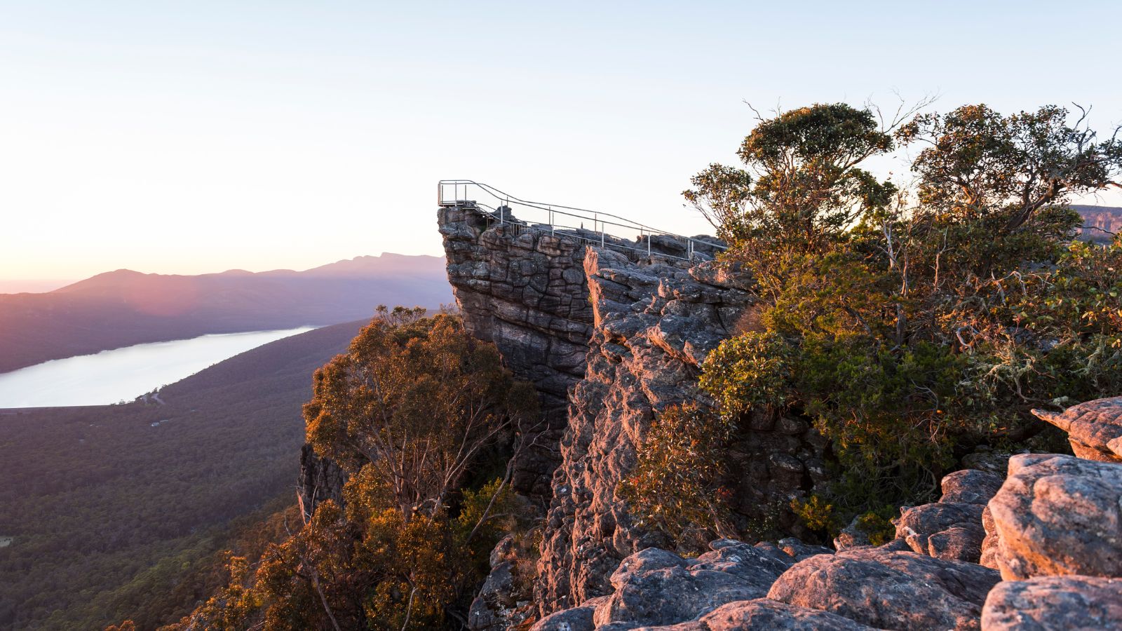 The Pinnacle, Grampians, Victoria, Australia. Photo by Robert Blackburn.
